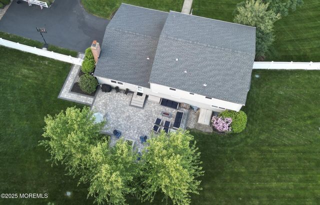 17 Acorn Drive, Middletown, NJ 07748