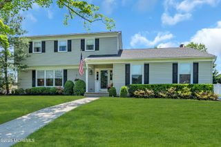 17 Acorn Drive, Middletown, NJ 07748