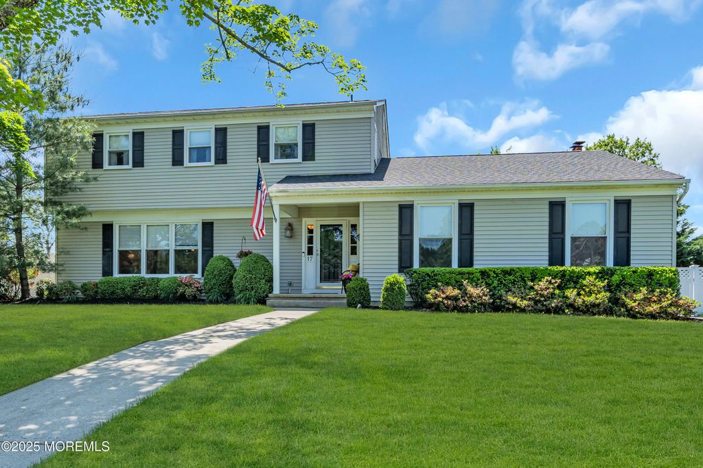 17 Acorn Drive, Middletown, NJ 07748