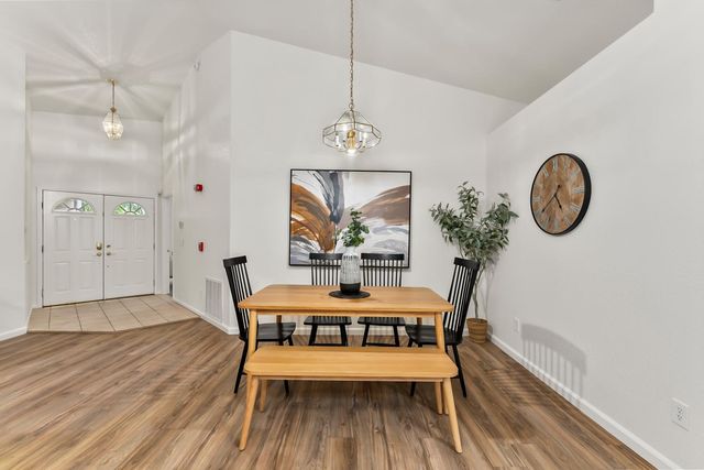 3900 Green Forest Ln, Sacramento, CA 95821