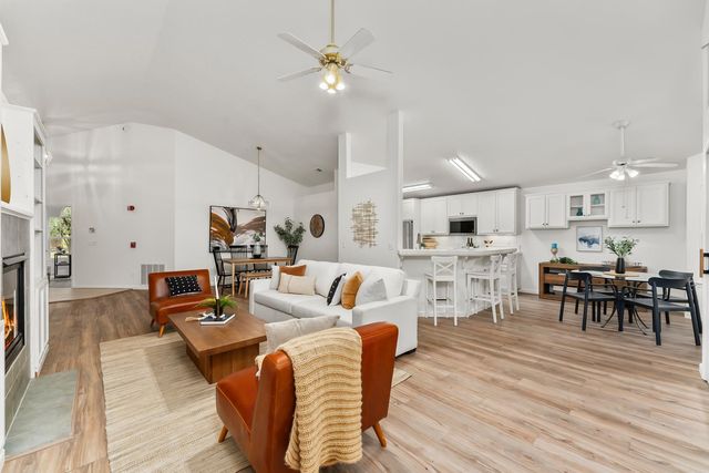 3900 Green Forest Ln, Sacramento, CA 95821