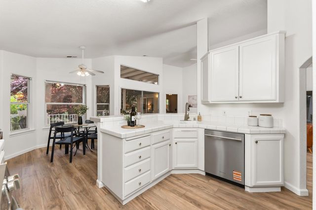 3900 Green Forest Ln, Sacramento, CA 95821