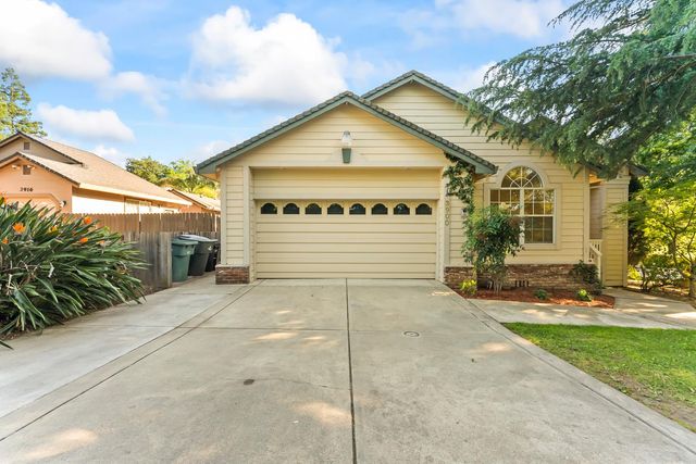 3900 Green Forest Ln, Sacramento, CA 95821