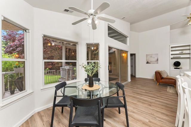 3900 Green Forest Ln, Sacramento, CA 95821