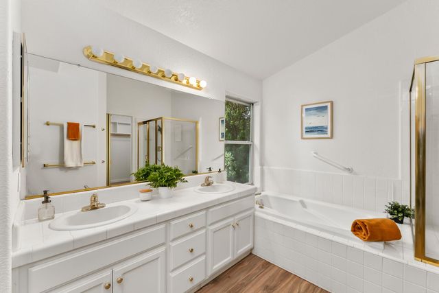 3900 Green Forest Ln, Sacramento, CA 95821