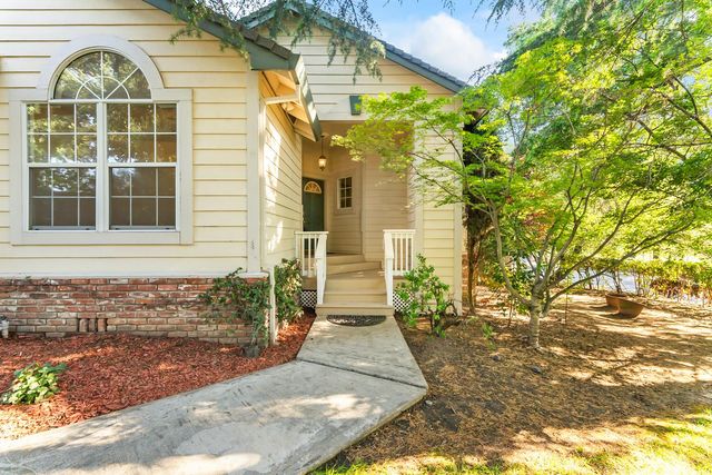 3900 Green Forest Ln, Sacramento, CA 95821