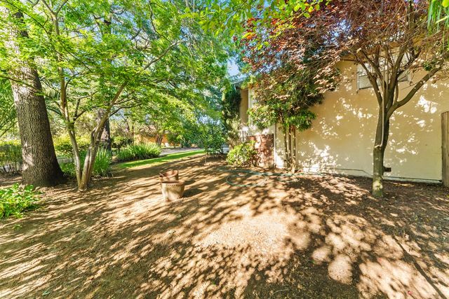 3900 Green Forest Ln, Sacramento, CA 95821
