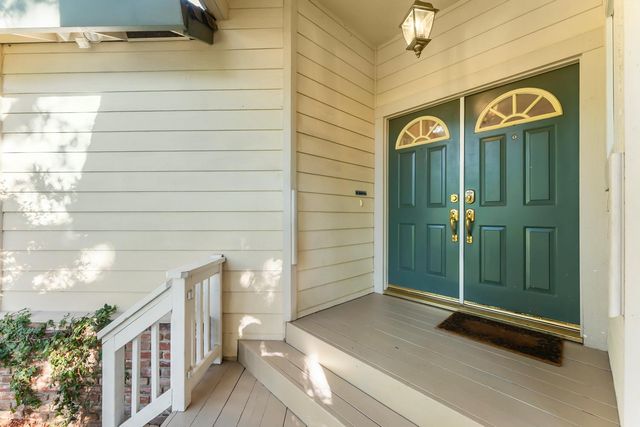 3900 Green Forest Ln, Sacramento, CA 95821