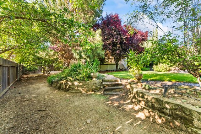 3900 Green Forest Ln, Sacramento, CA 95821