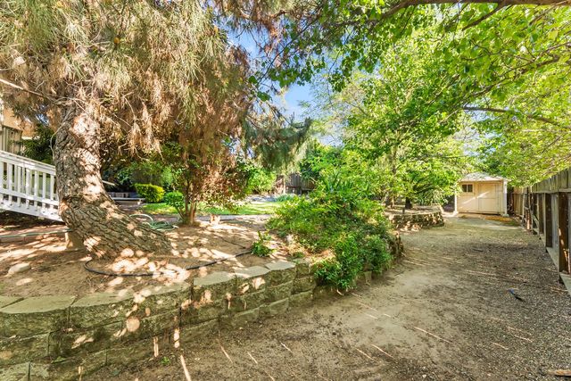 3900 Green Forest Ln, Sacramento, CA 95821