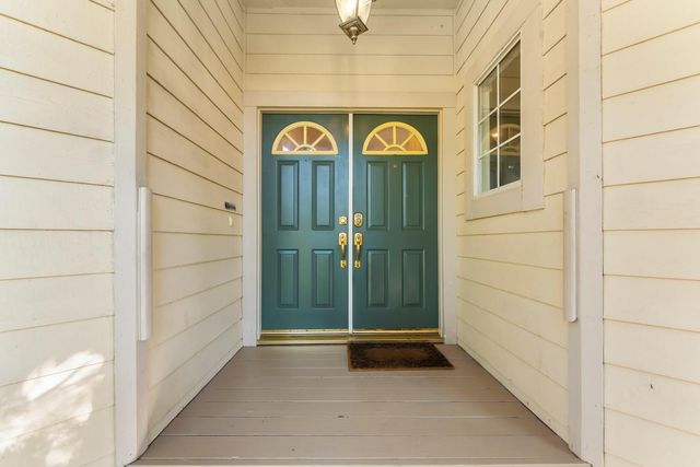 3900 Green Forest Ln, Sacramento, CA 95821