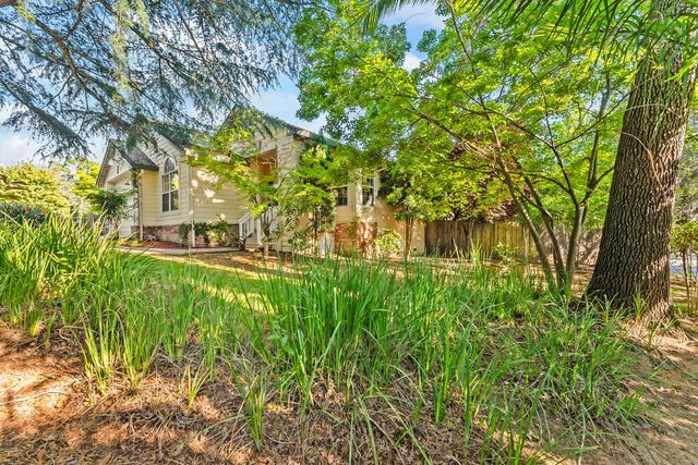 3900 Green Forest Ln, Sacramento, CA 95821