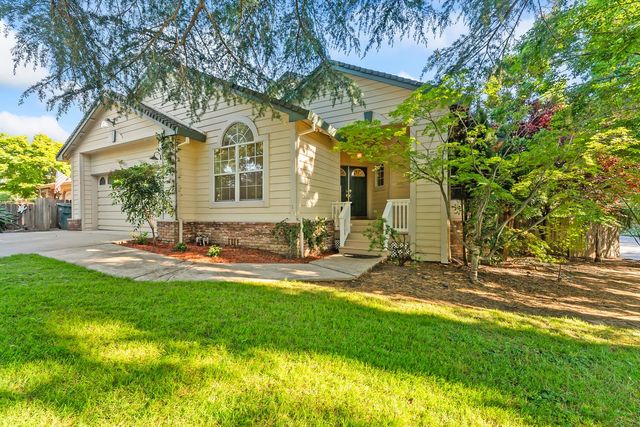 3900 Green Forest Ln, Sacramento, CA 95821
