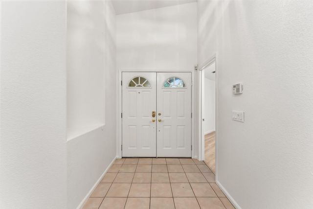 3900 Green Forest Ln, Sacramento, CA 95821