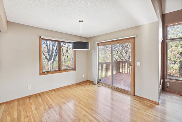 1070 50th Street 12A, West Des Moines, IA 50266