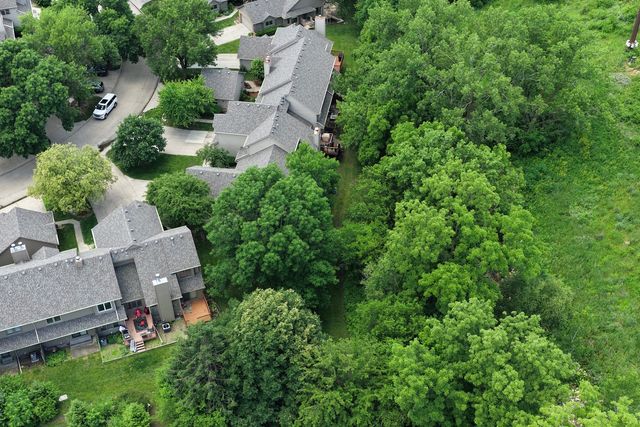 1070 50th Street 12A, West Des Moines, IA 50266