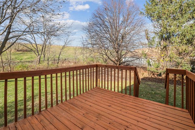 1070 50th Street 12A, West Des Moines, IA 50266
