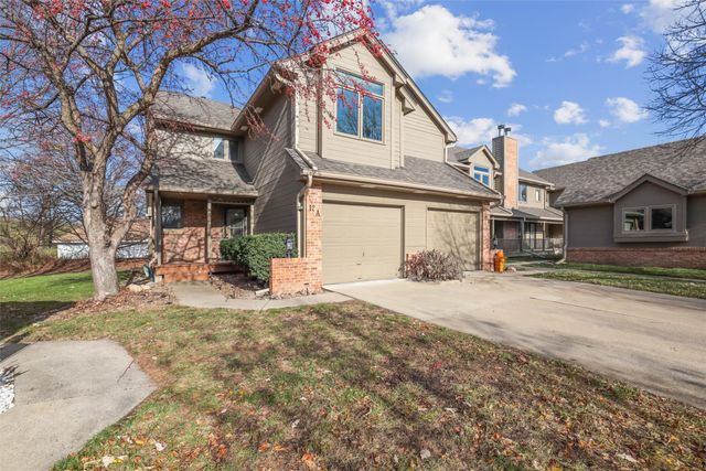 1070 50th Street 12A, West Des Moines, IA 50266