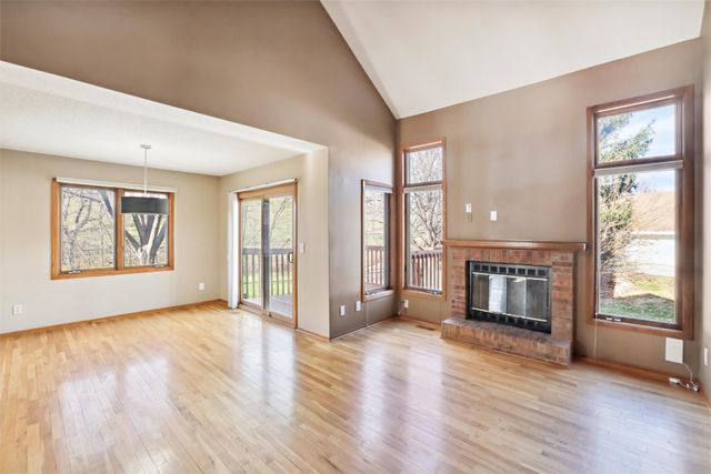 1070 50th Street 12A, West Des Moines, IA 50266