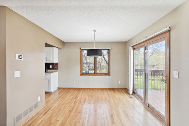 1070 50th Street 12A, West Des Moines, IA 50266