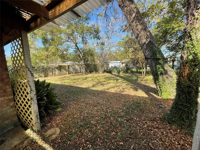 322 Wisteria Street, Richwood, TX 77531