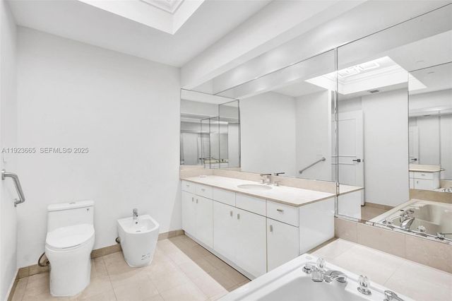 10101 Collins Ave 17A, Bal Harbour, FL 33154