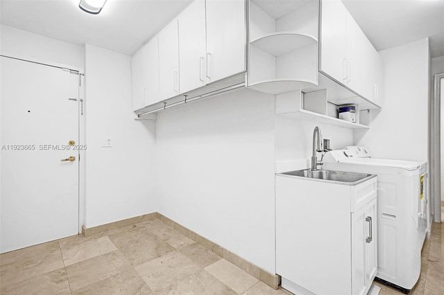 10101 Collins Ave 17A, Bal Harbour, FL 33154