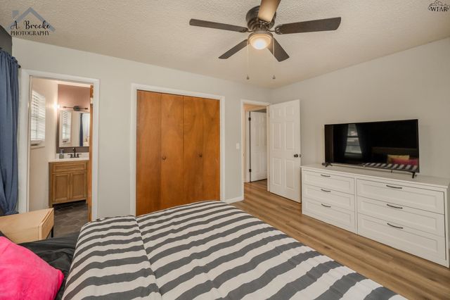 901 MIMOSA STREET, Burkburnett, TX 76354