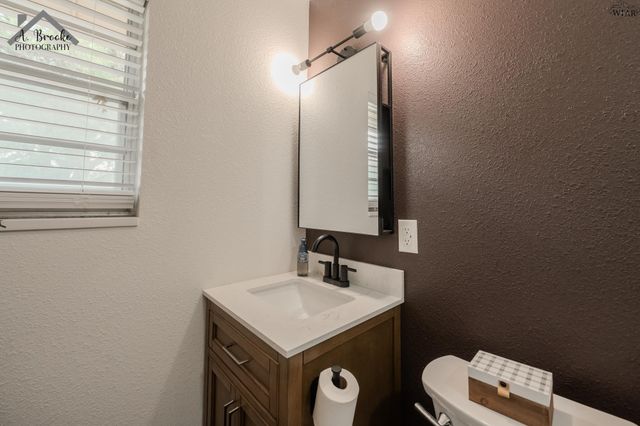 901 MIMOSA STREET, Burkburnett, TX 76354