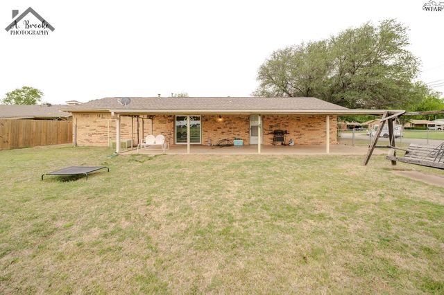 901 MIMOSA STREET, Burkburnett, TX 76354