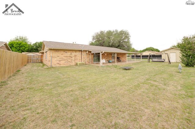901 MIMOSA STREET, Burkburnett, TX 76354