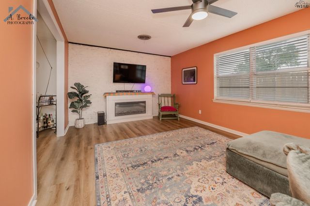 901 MIMOSA STREET, Burkburnett, TX 76354