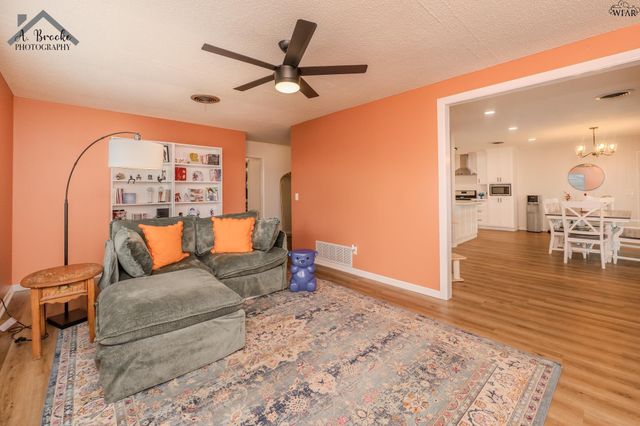 901 MIMOSA STREET, Burkburnett, TX 76354
