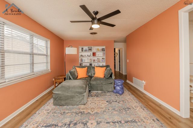 901 MIMOSA STREET, Burkburnett, TX 76354
