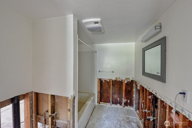 325 N Hawthorne Street, Burlington, WA 98233