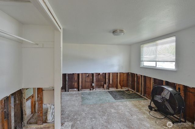 325 N Hawthorne Street, Burlington, WA 98233