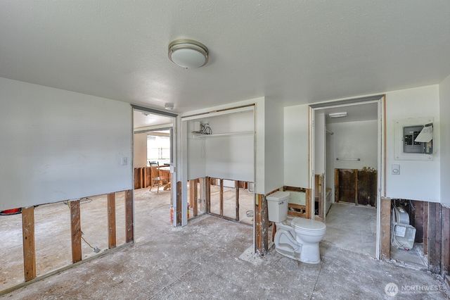 325 N Hawthorne Street, Burlington, WA 98233