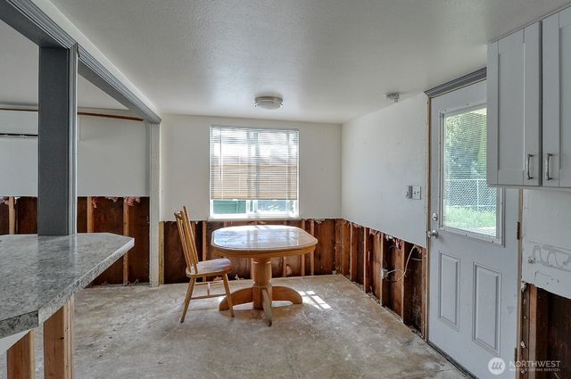 325 N Hawthorne Street, Burlington, WA 98233