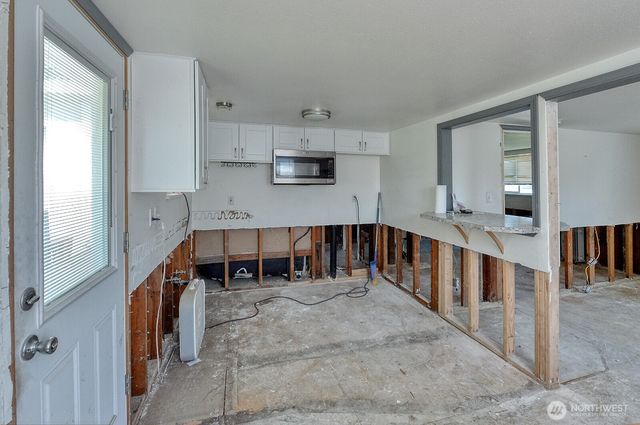 325 N Hawthorne Street, Burlington, WA 98233