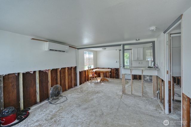 325 N Hawthorne Street, Burlington, WA 98233