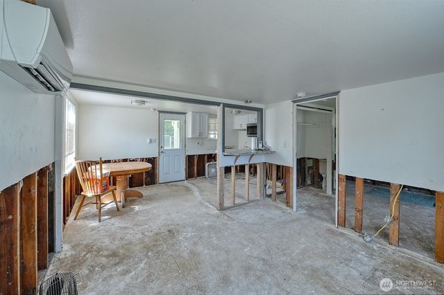 325 N Hawthorne Street, Burlington, WA 98233