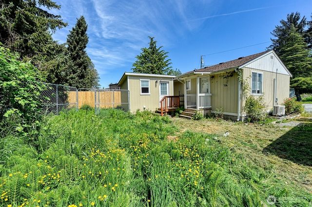 325 N Hawthorne Street, Burlington, WA 98233