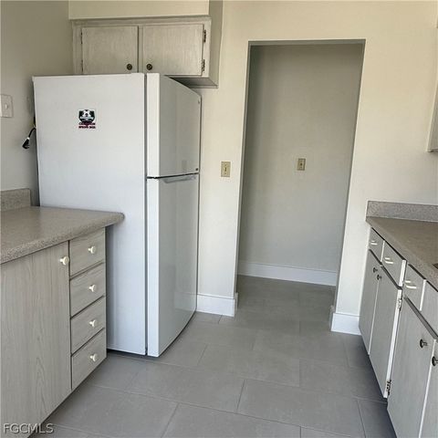 26 Hamlin CT, Lehigh Acres, FL 33936