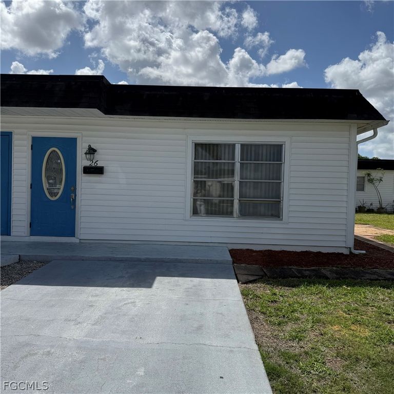 26 Hamlin CT, Lehigh Acres, FL 33936