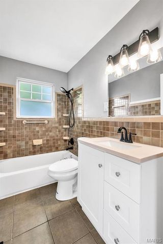 6453 Colletta Drive, St Louis, MO 63139