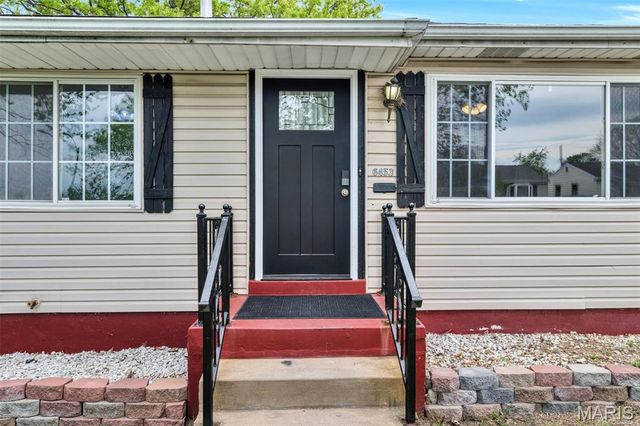 6453 Colletta Drive, St Louis, MO 63139