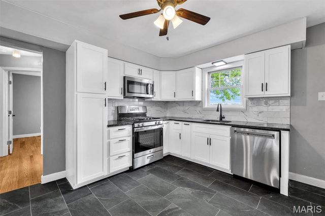 6453 Colletta Drive, St Louis, MO 63139