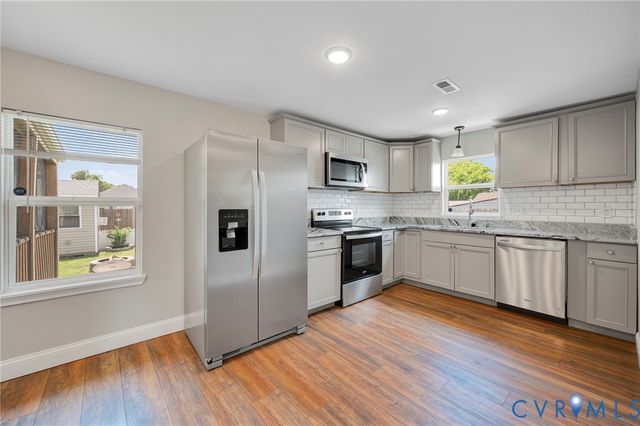 220 Mercury St, Petersburg, VA 23803