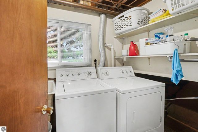 937 Riverview Drive, Alma, MI 48801