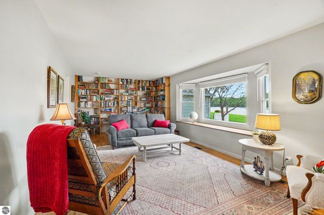 937 Riverview Drive, Alma, MI 48801